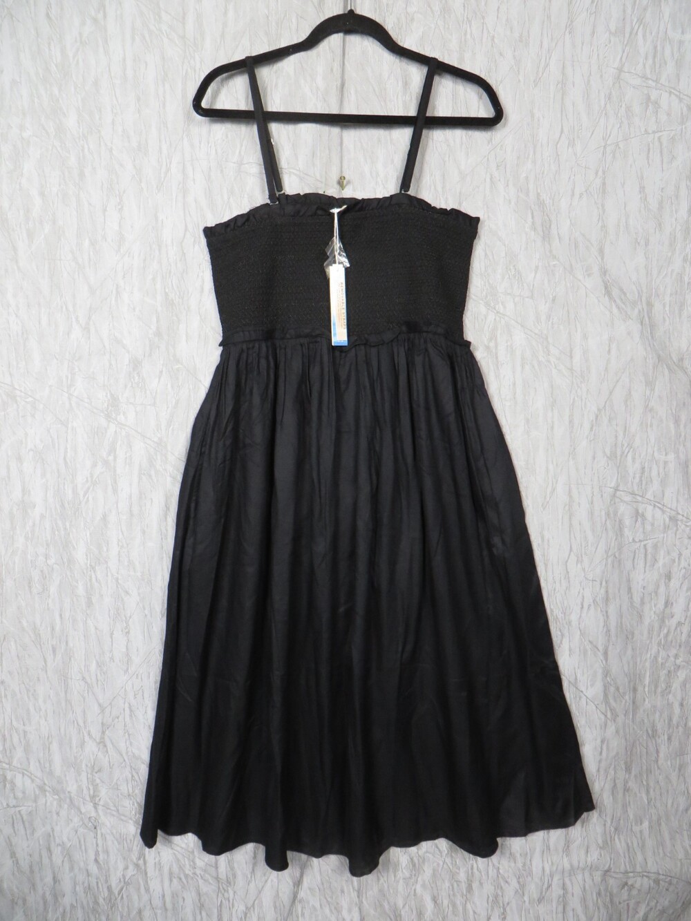 Isle & Joy Black Smocked Midi Dress Womens Medium Adjustable Straps Pockets NWT